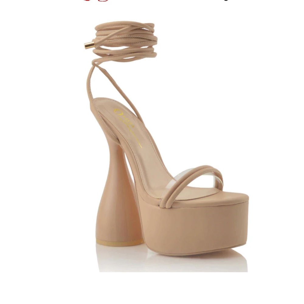 NWT Bella Marie Platforms With Sculpted Shiny Heel And Tie Up Straps